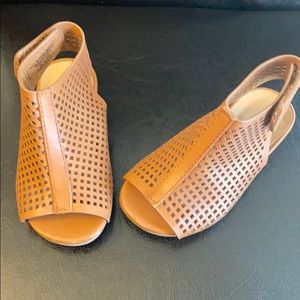 Happy Soda caramel brown Toddler wedges